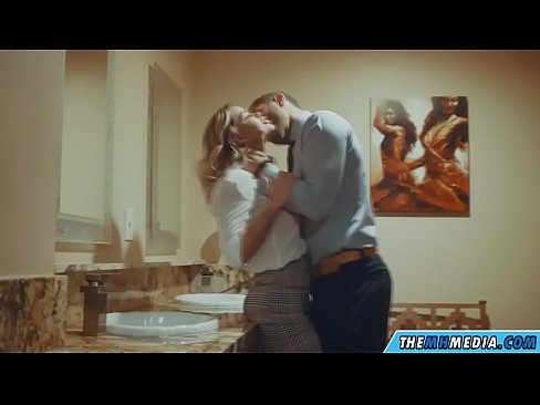 ❤️ Kad krūtiska blondīne pavedina tevi publiskā tualetē ❤❌ Porno pie lv.teatroporno.ru ❌❤